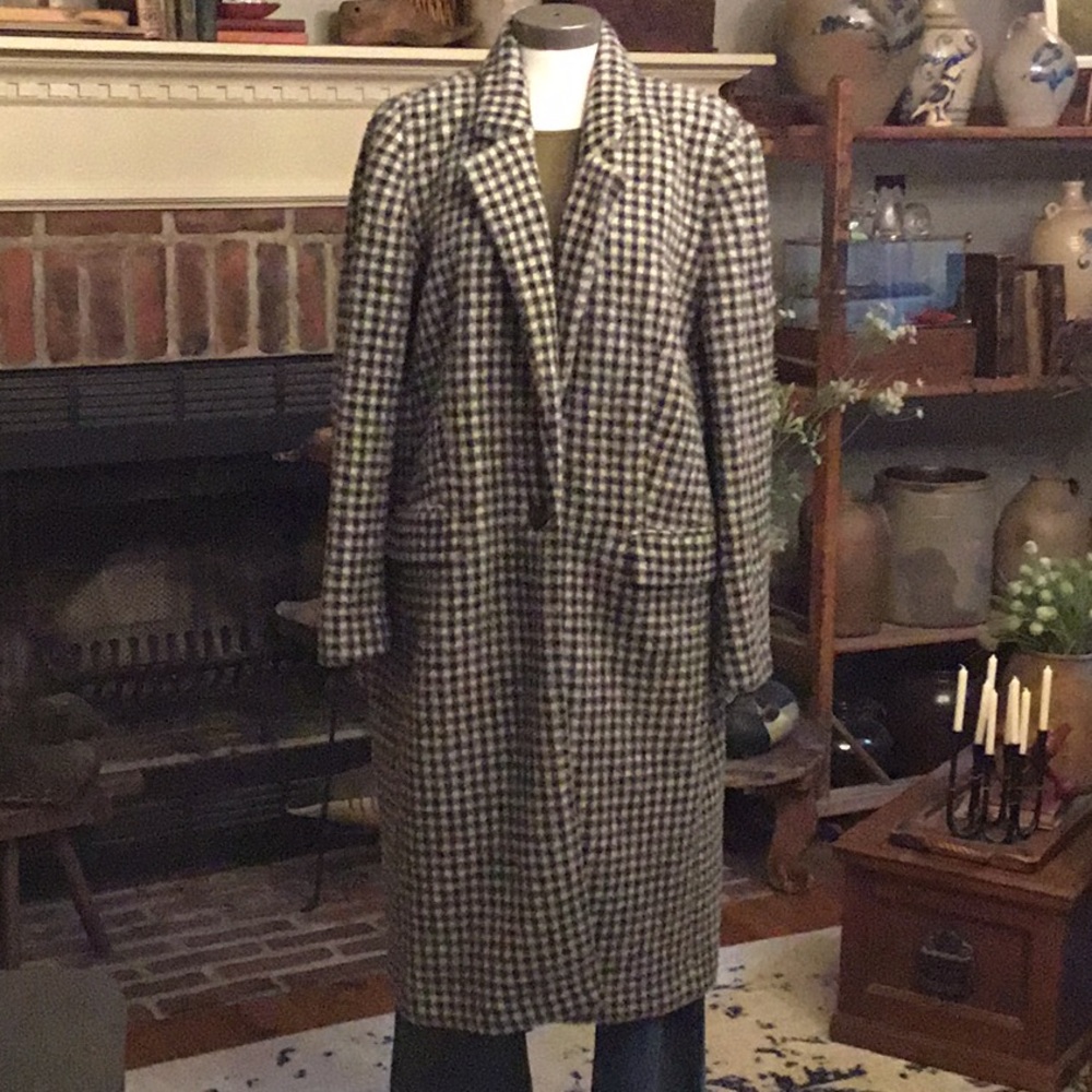 Loft Houndstooth Long Coat in Black and White